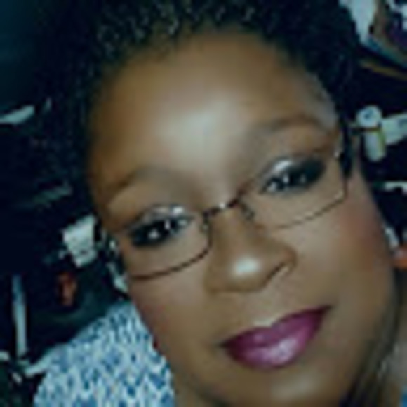 Meet your Posher, Angela - Picture 1 of 1